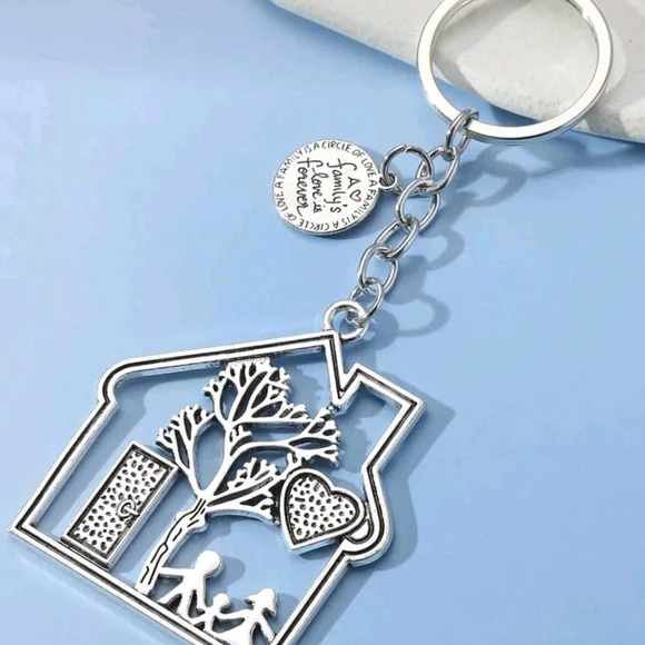 Silver Family Tree Keychain - Picture 3 of 3